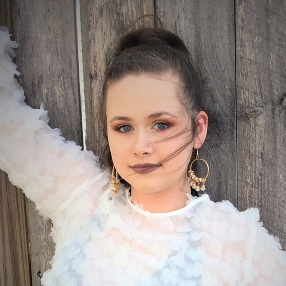 Crow Cloth White Floral Applique Blouse - Picture 6 of 8